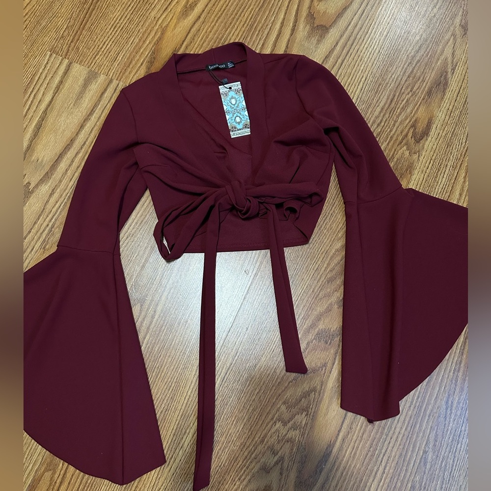 BELL SLEEVE TOP